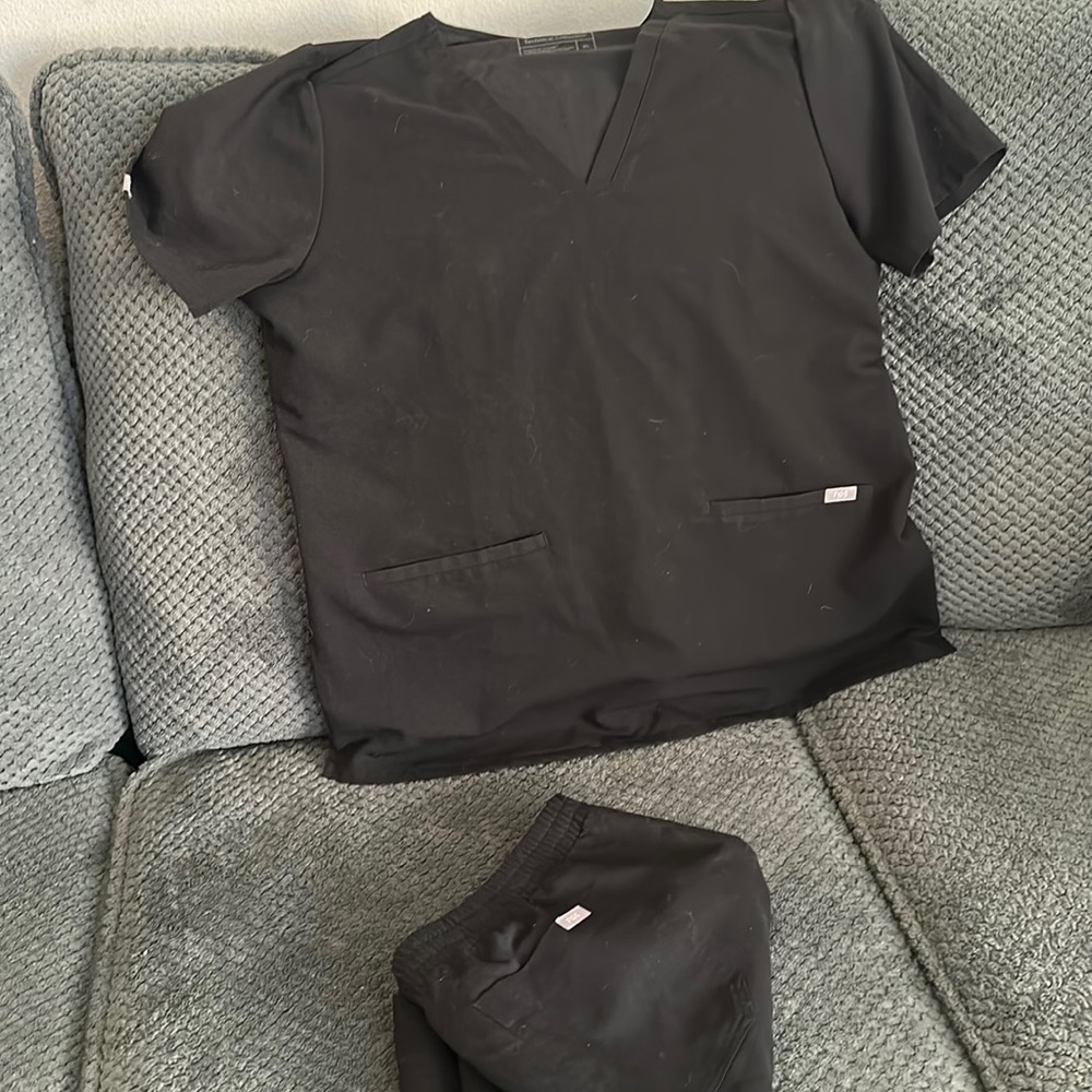 Figs black casma style top and Yola pants in XL yola are elastic waist.